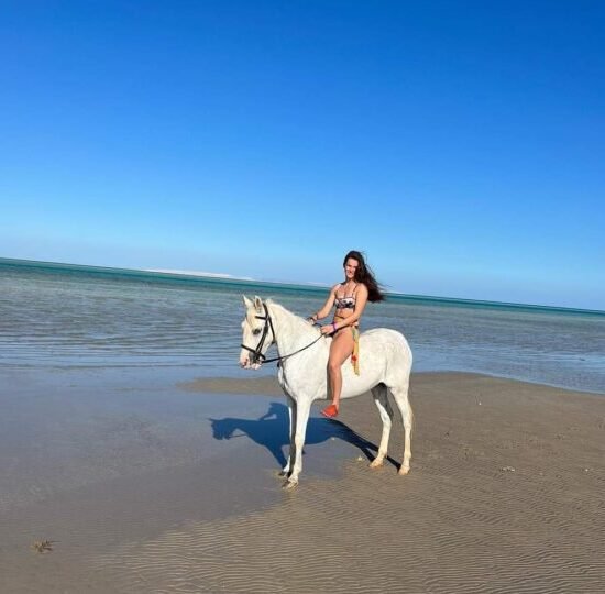 Sea and Desert Tour by Horse