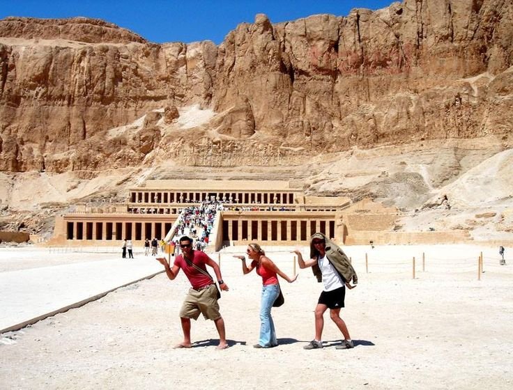 Luxor and Valley of the Kings by bus