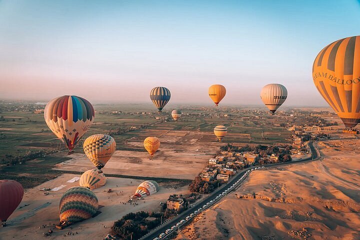 From Marsa Alam : Luxor Overnight Tour and Hot Air Balloon Ride