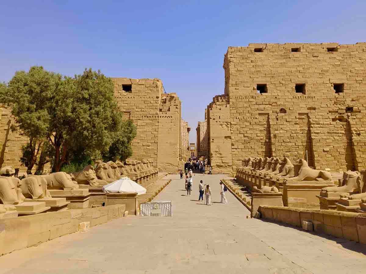 best time for Luxor day trip from Hurghada